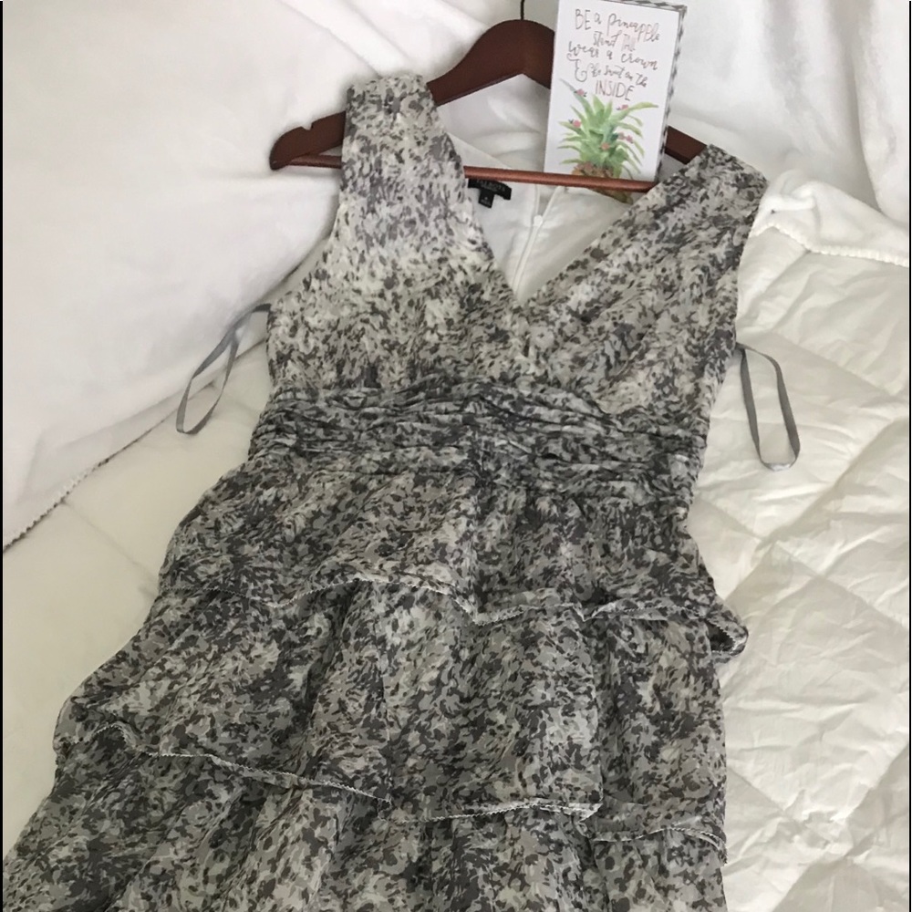 EUC TALBOTS Gray&White Tiered Dress